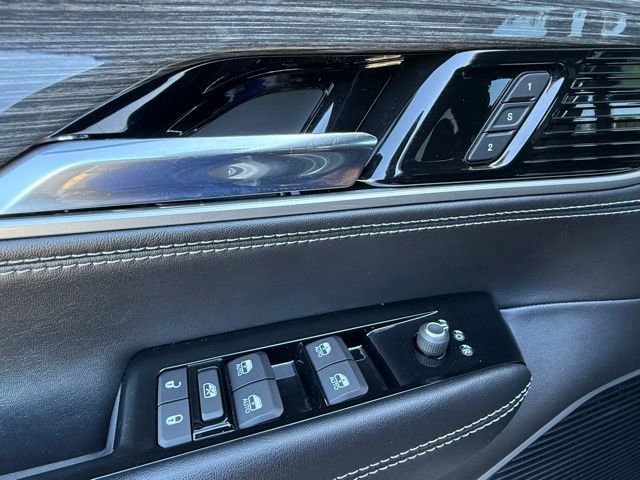 Used 2022 Jeep Wagoneer Series II AWD/4WD image 13