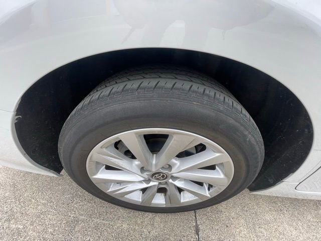 Used 2024 Toyota Camry LE w/ Convenience Package image 7