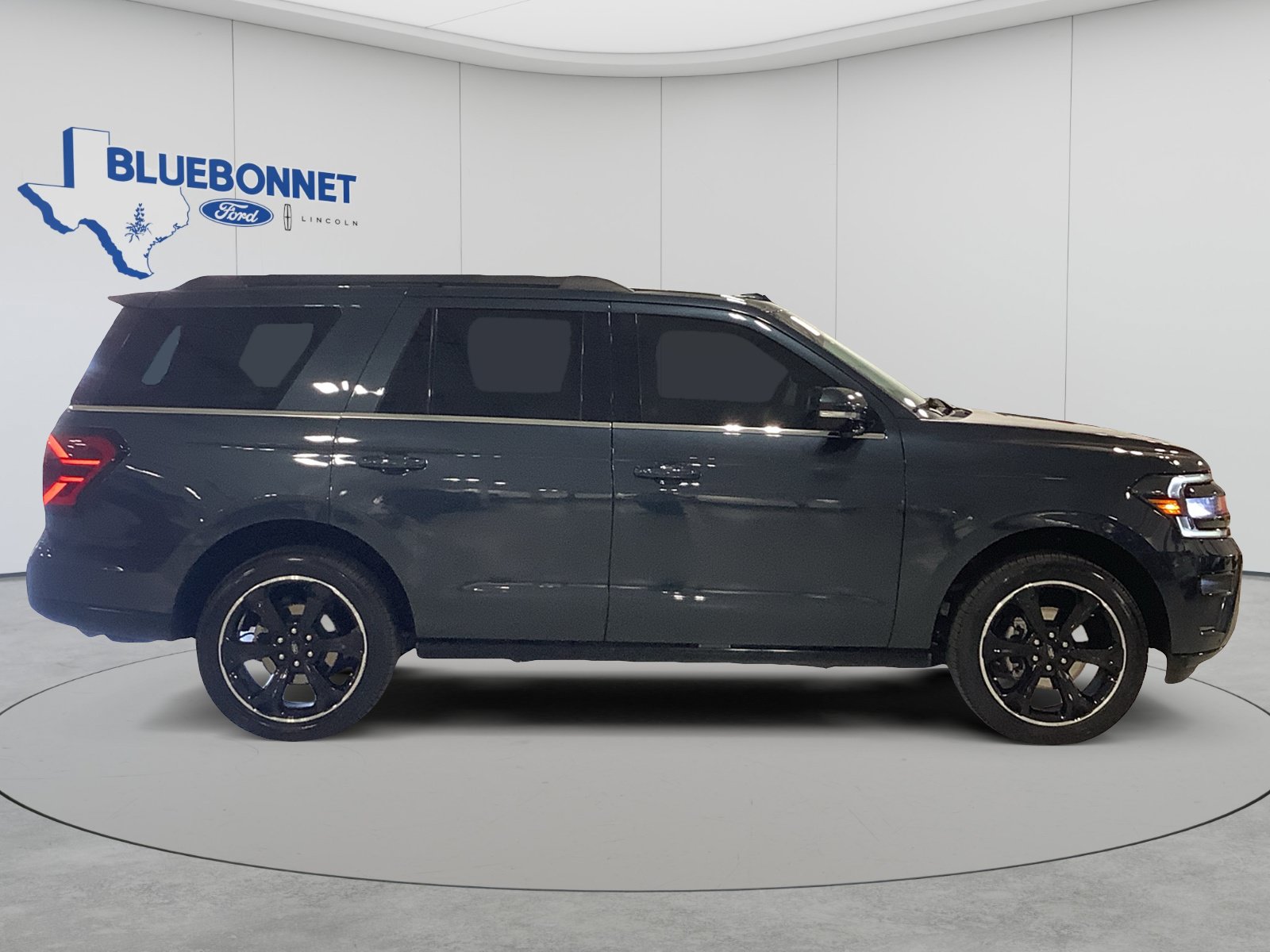 Certified 2023 Ford Expedition Limited AWD/4WD image 4