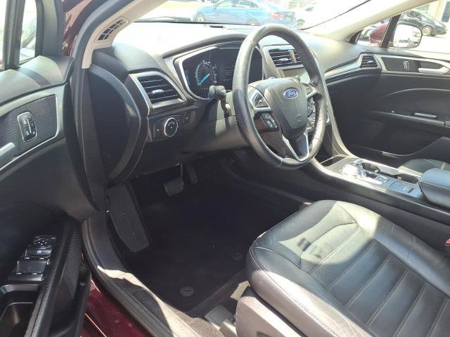 Certified 2017 Ford Fusion SE w/ Fusion SE Technology Package FWD image 6