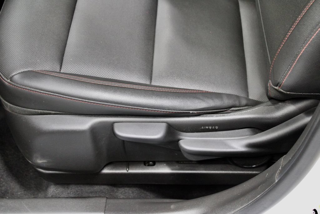 Used 2024 Chevrolet Trax RS FWD image 23
