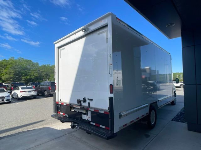 Certified 2023 Ford E-350 and Econoline 350 Super Duty w/ Driver's Safety Package RWD image 9