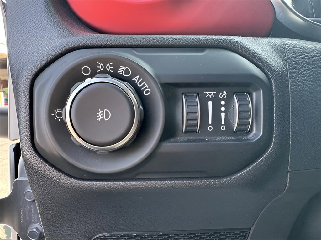 Used 2018 Jeep Wrangler Unlimited Rubicon image 25