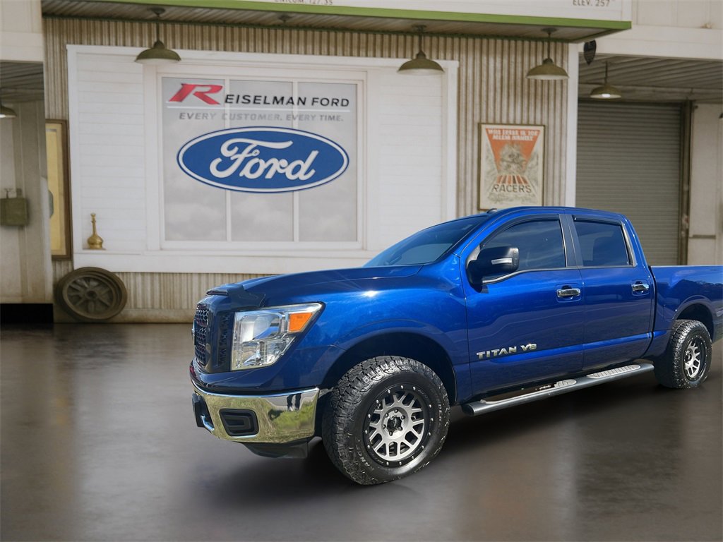 Used 2019 Nissan Titan SV image 21