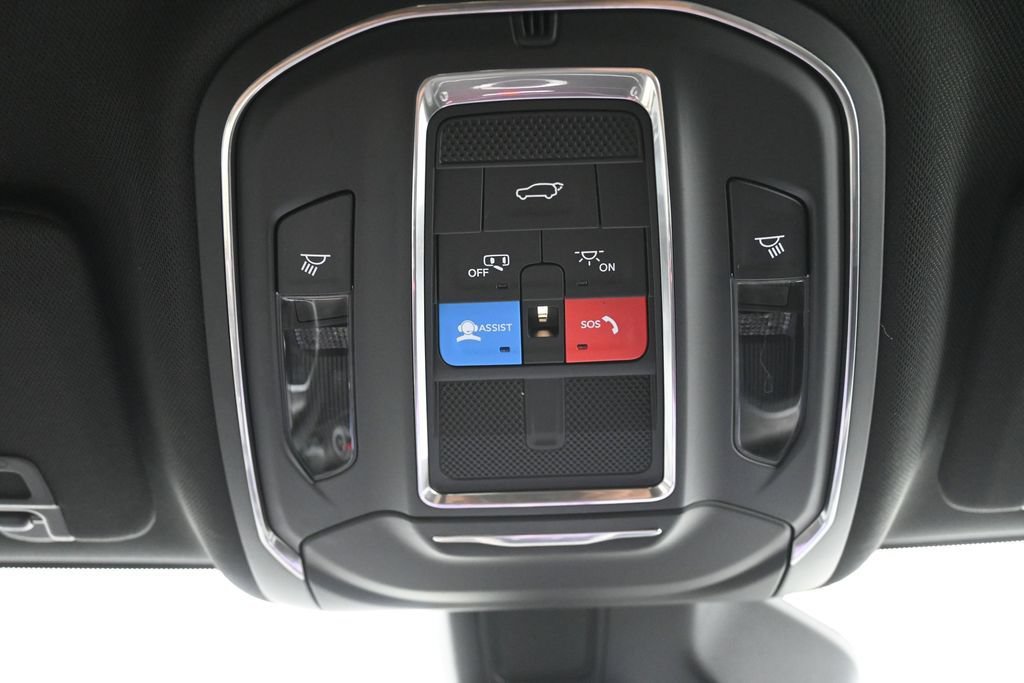 Used 2025 Jeep Grand Cherokee L Limited AWD/4WD image 16
