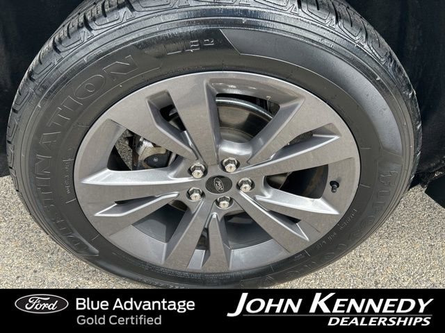 Certified 2022 Ford Explorer XLT w/ Equipment Group 202A AWD/4WD image 9
