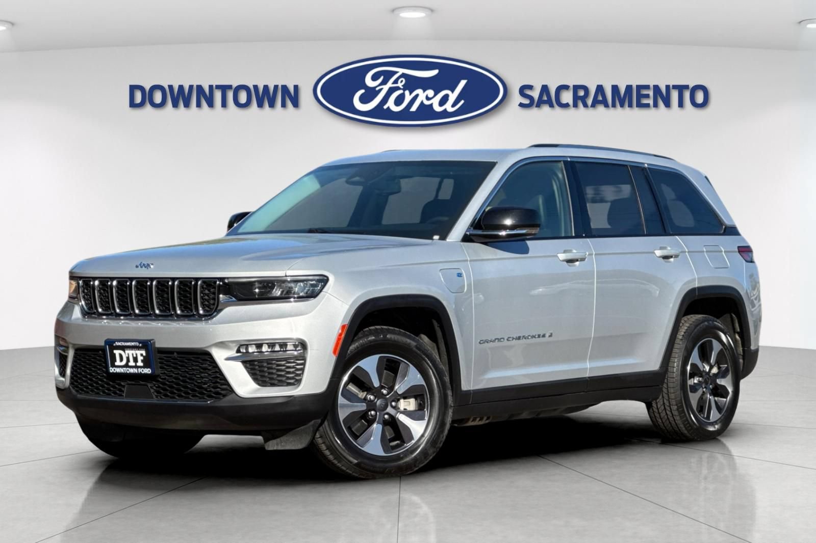 Used 2024 Jeep Grand Cherokee Limited 4xe AWD/4WD image 2