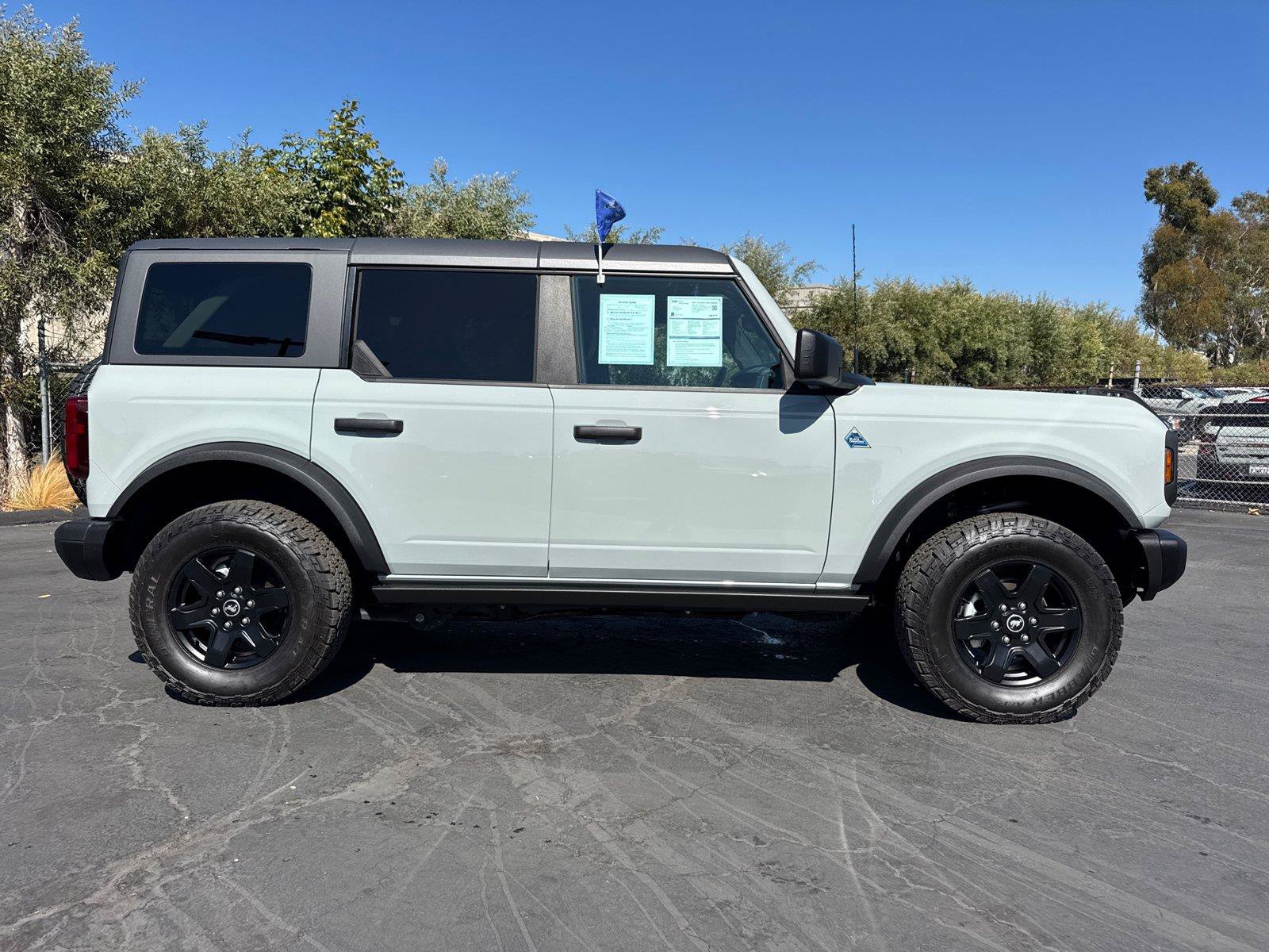 Certified 2024 Ford Bronco Black Diamond AWD/4WD image 7