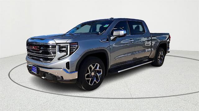 Used 2024 GMC Sierra 1500 SLT image 3