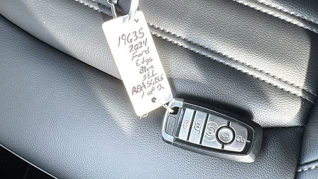 Certified 2024 Ford Edge SEL w/ Convenience Package image 30