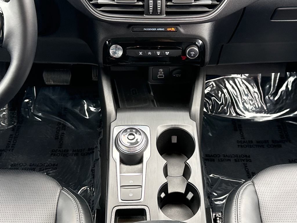 Certified 2025 Ford Escape Platinum image 13