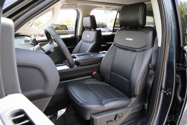 Certified 2025 Ford Expedition Platinum w/ Driver's Package image 25