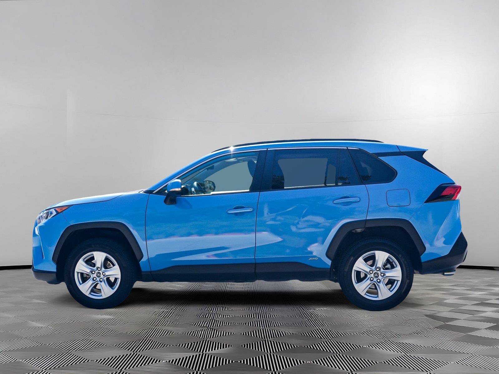 Used 2019 Toyota RAV4 XLE w/ Convenience Package AWD/4WD image 6