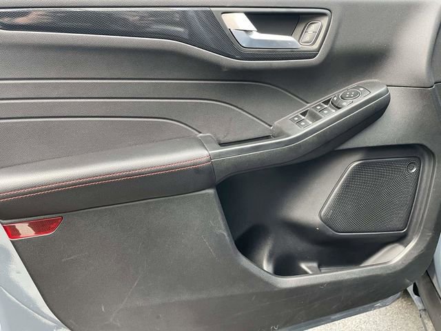 Certified 2025 Ford Escape ST-Line w/ Cold Weather Package image 15