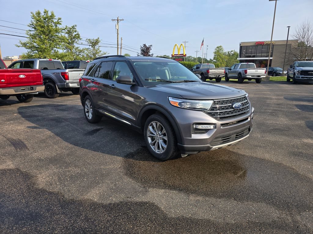 Certified 2023 Ford Explorer XLT w/ Equipment Group 202A AWD/4WD image 7