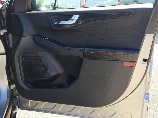 Certified 2023 Ford Escape ST-Line w/ Tech Pack #1 AWD/4WD image 6
