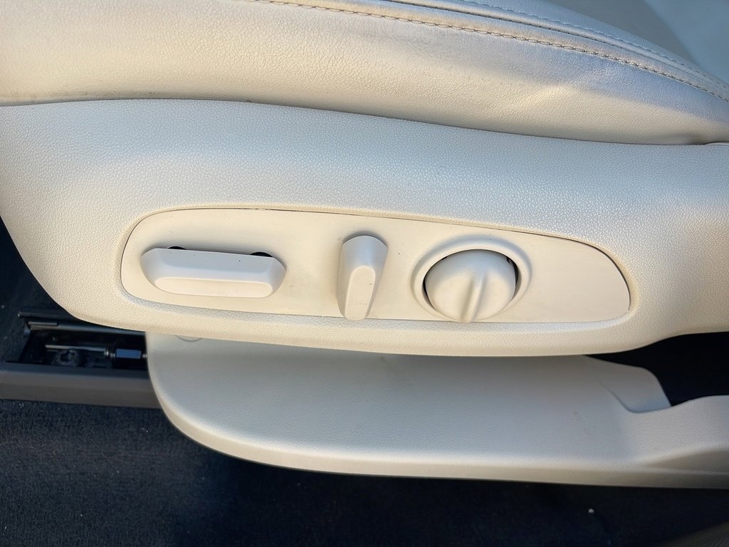 Used 2023 Buick Enclave Essence w/ Experience Buick Package image 37
