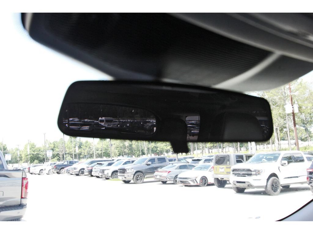 Certified 2022 Ford Explorer XLT w/ Equipment Group 202A AWD/4WD image 24