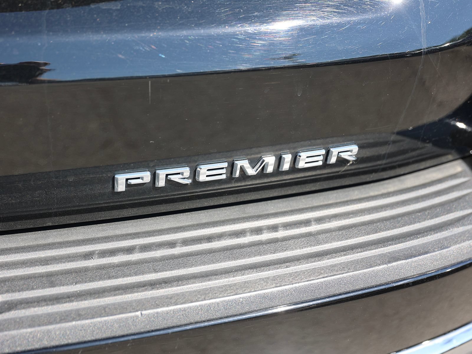 Used 2024 Chevrolet Tahoe Premier AWD/4WD image 10
