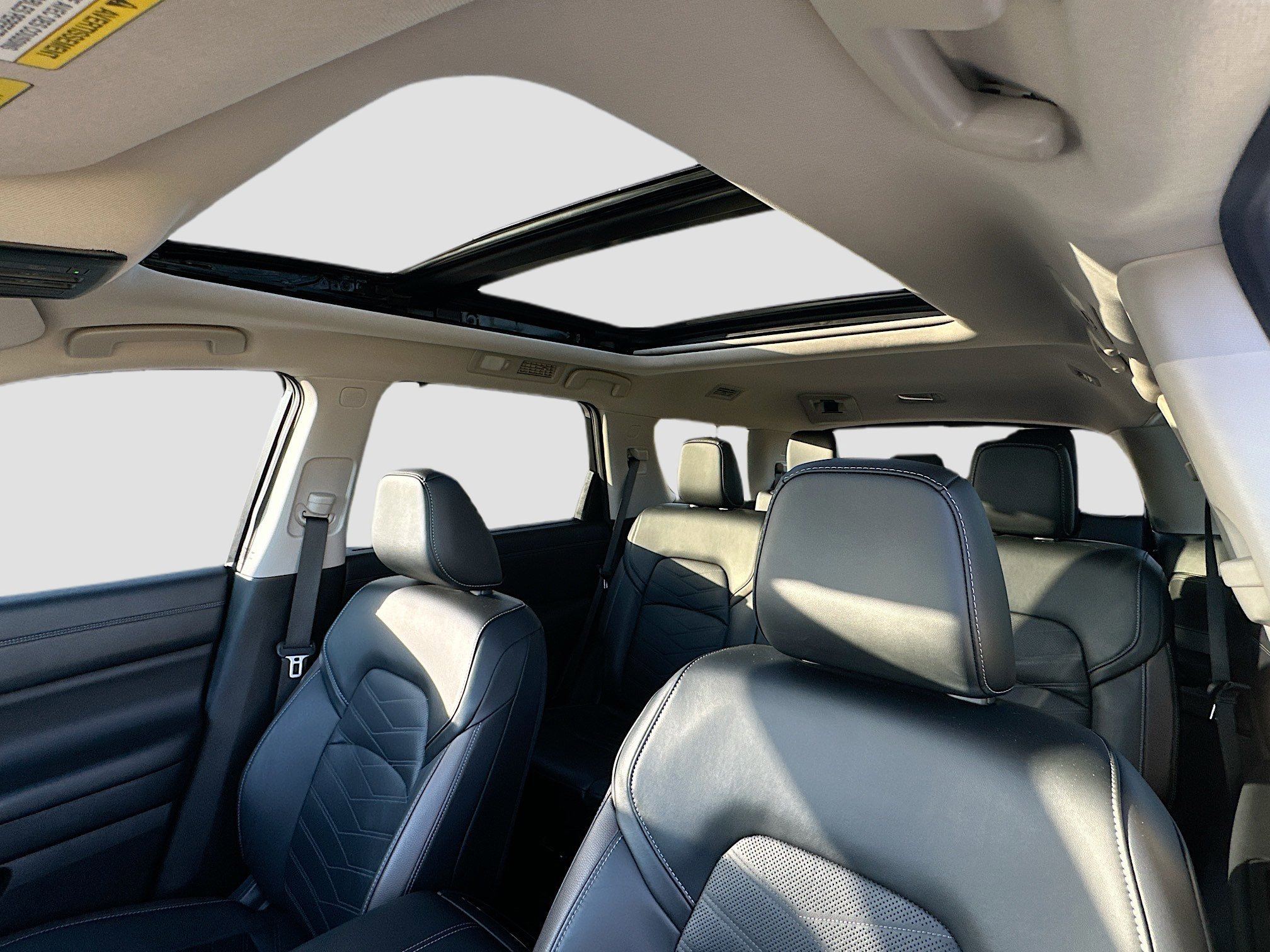 Used 2023 Nissan Pathfinder Platinum w/ Cargo Package image 23