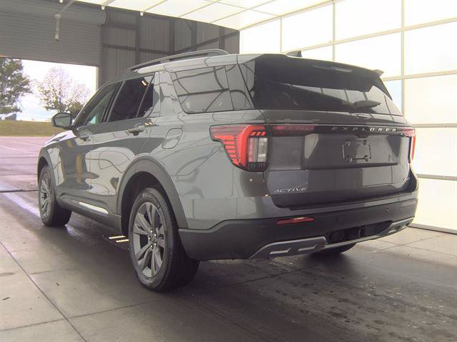 Certified 2025 Ford Explorer Active w/ Active Comfort Package AWD/4WD image 4