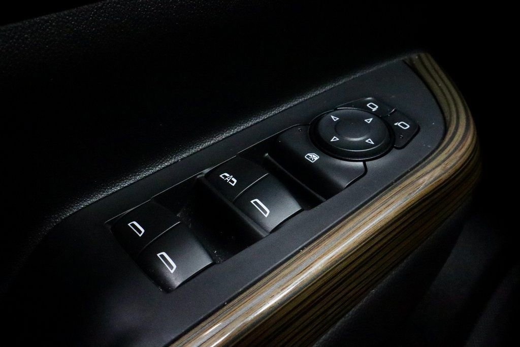 Used 2023 GMC Acadia SLE image 26