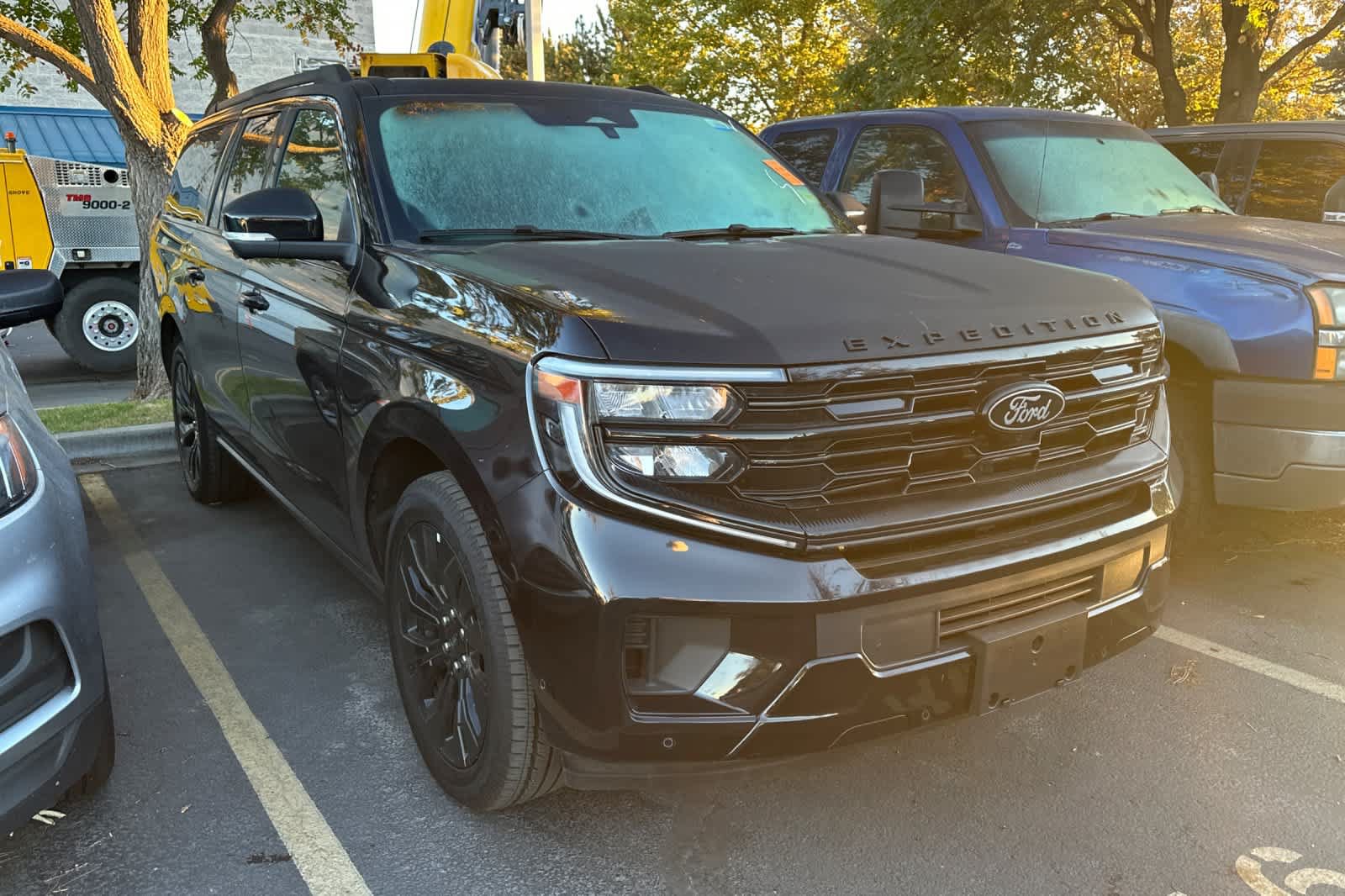 Certified 2025 Ford Expedition Max Platinum w/ Stealth Appearance Package AWD/4WD image 3
