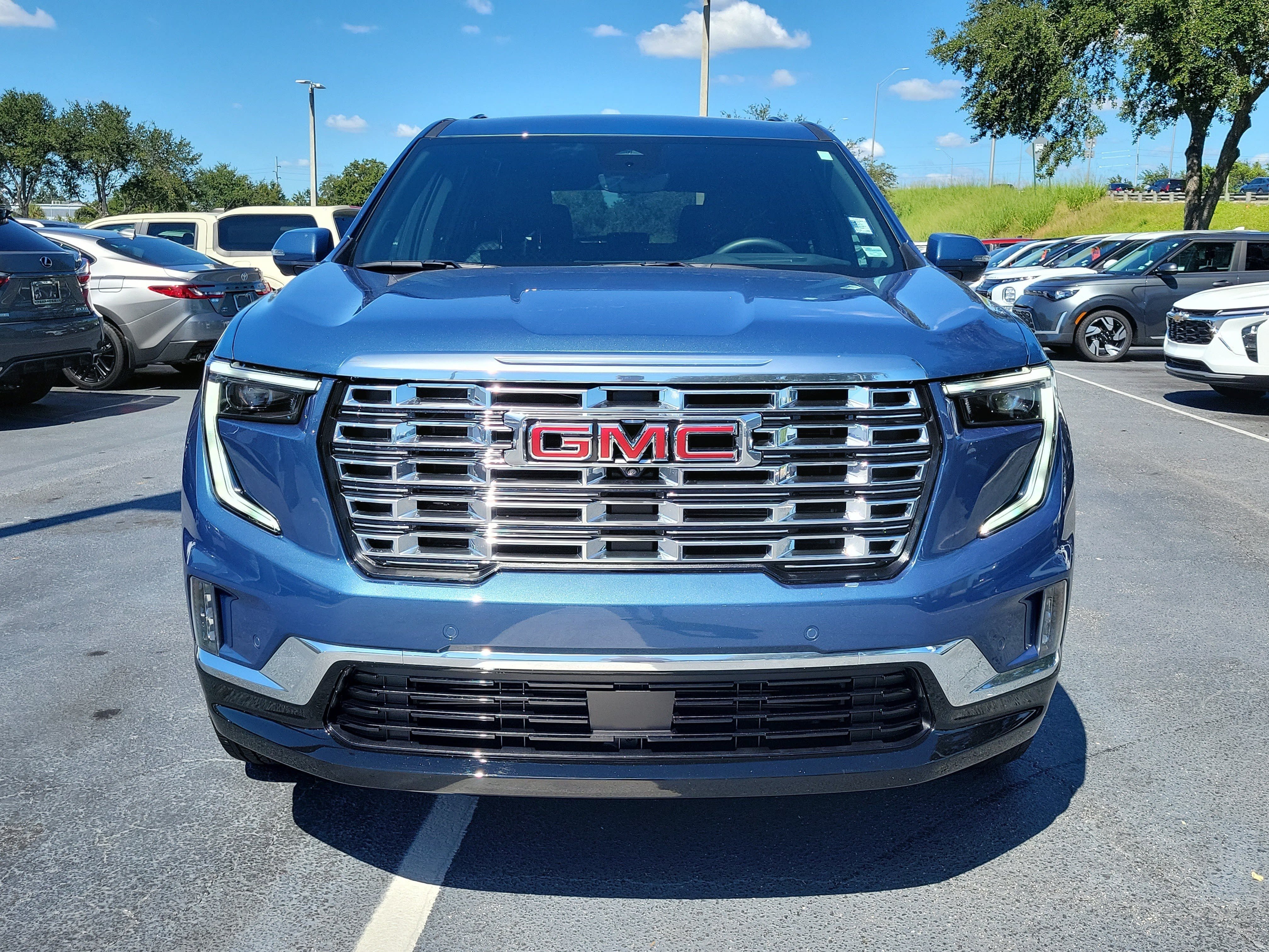 Used 2026 GMC Acadia Denali w/ Super Cruise Package FWD image 2