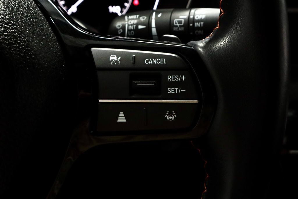 Used 2025 Honda Pilot Sport image 30