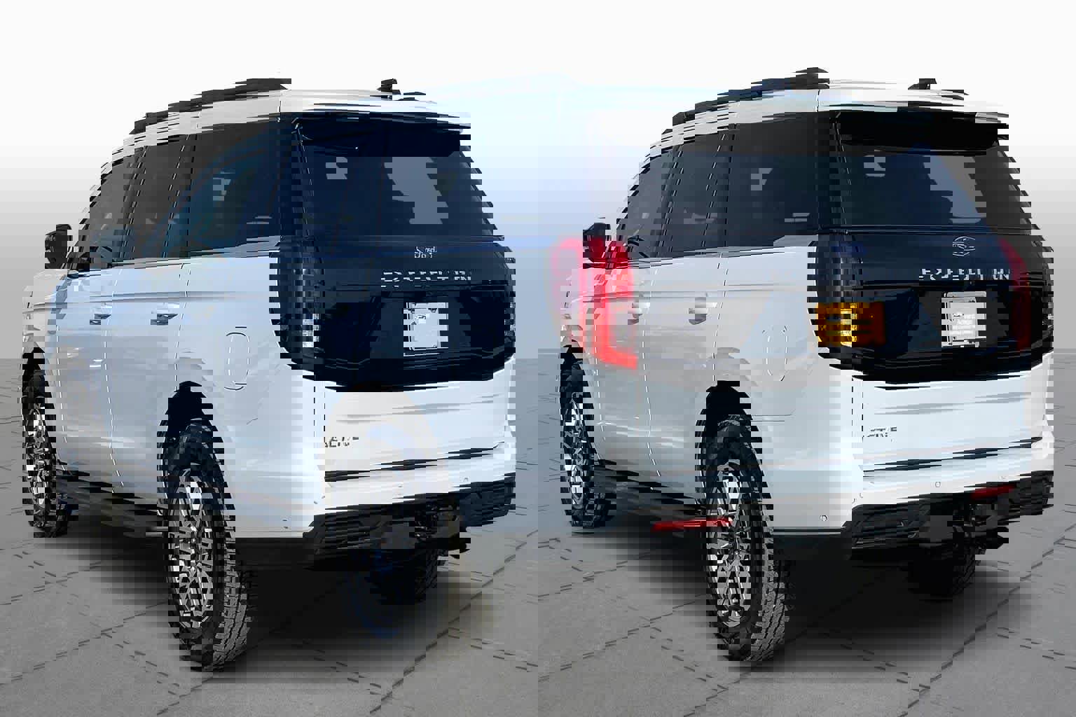 Certified 2025 Ford Expedition Active image 4