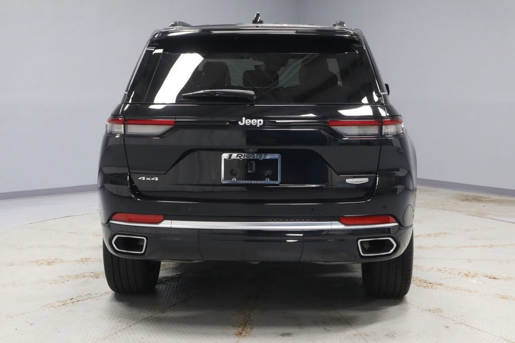 Used 2025 Jeep Grand Cherokee Summit AWD/4WD image 11