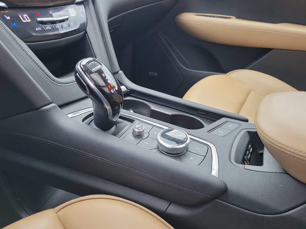 Used 2020 Cadillac XT6 Premium Luxury w/ Platinum Package AWD/4WD image 29