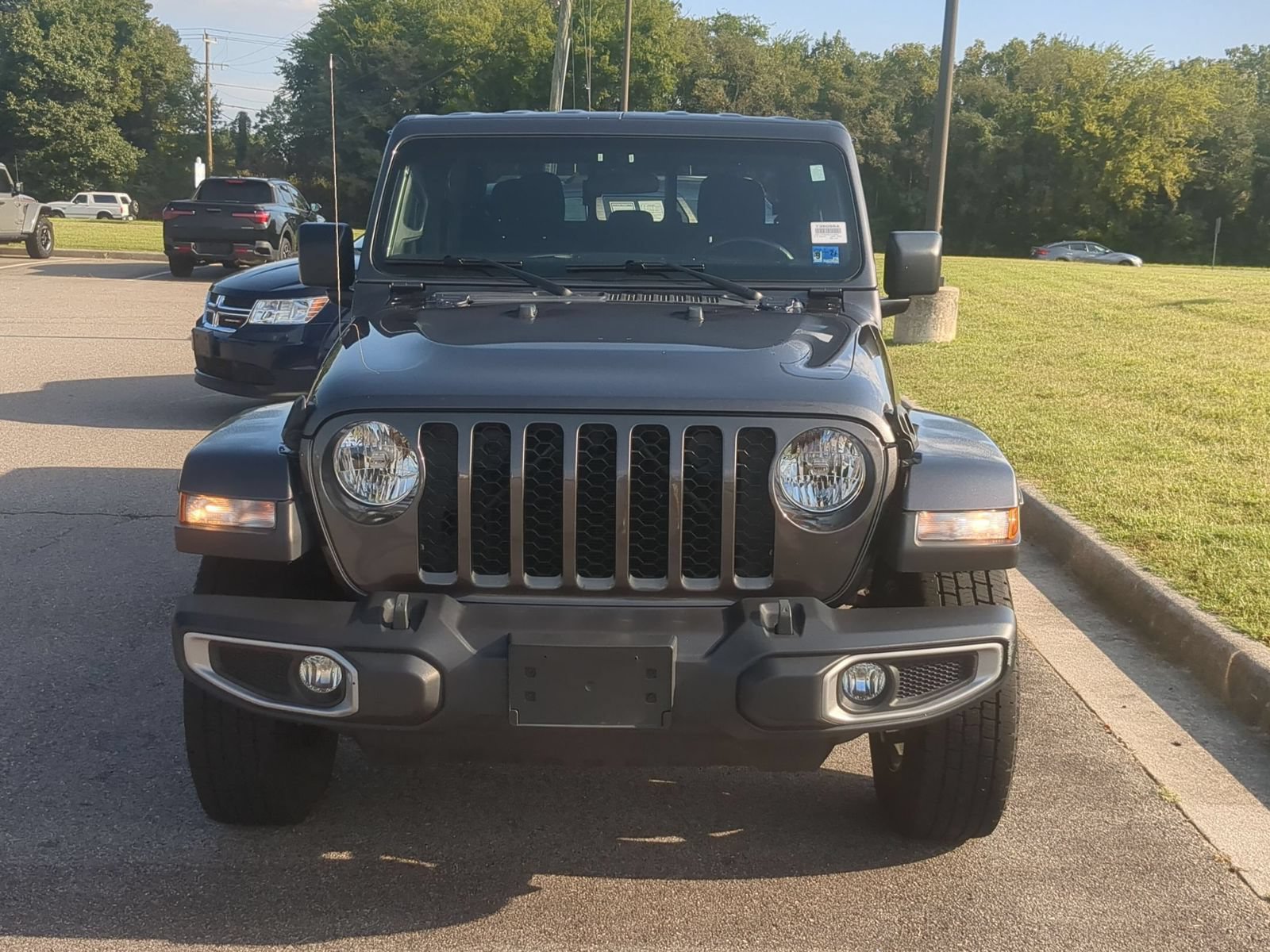 Used 2021 Jeep Gladiator Sport AWD/4WD image 8