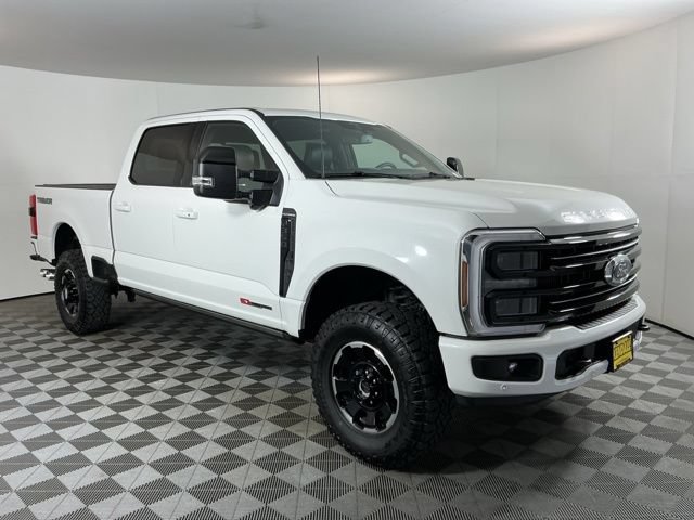 Certified 2025 Ford F350 Platinum w/ Tremor Off-Road Package AWD/4WD image 3