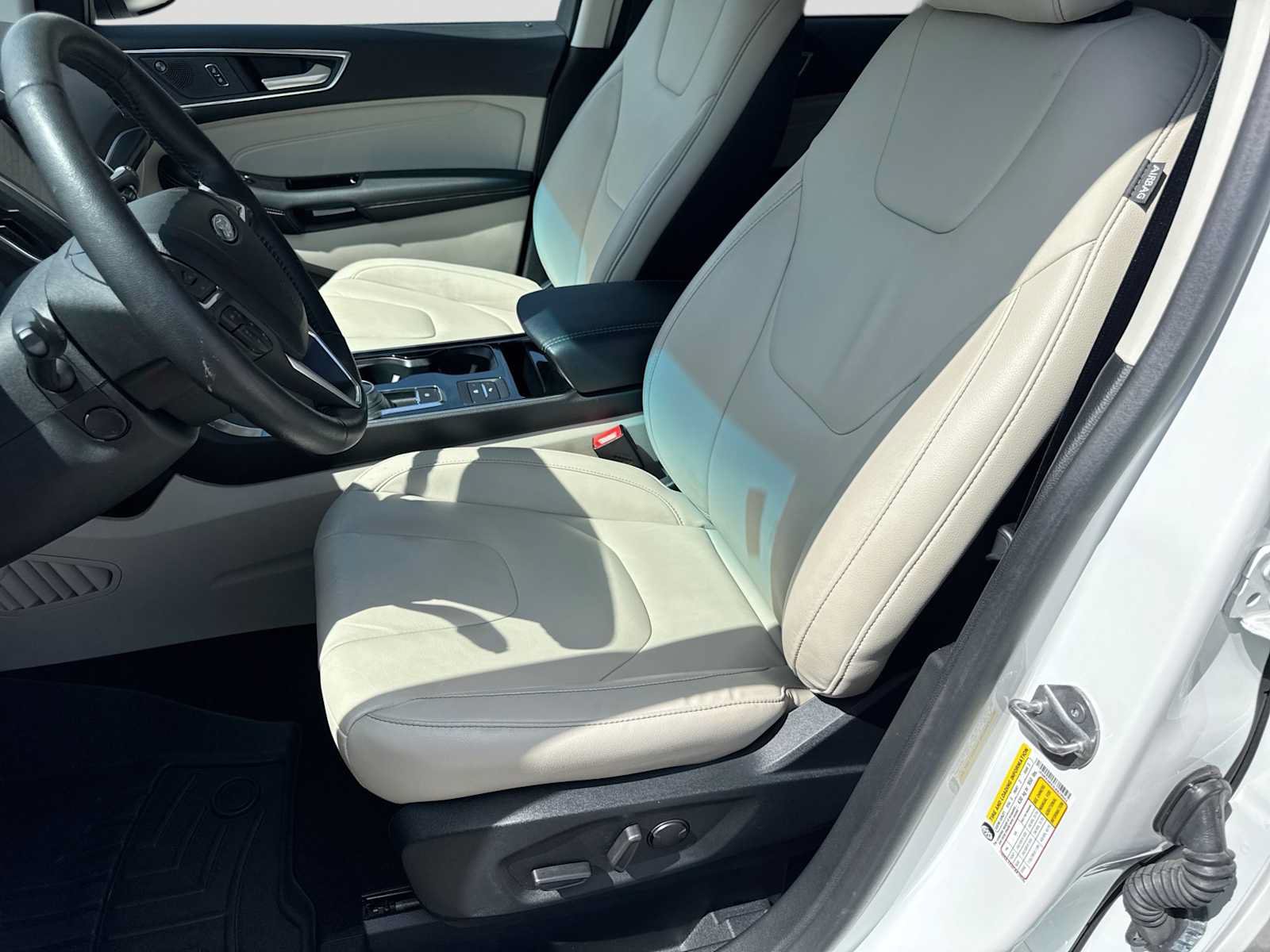 Certified 2020 Ford Edge Titanium AWD/4WD image 15