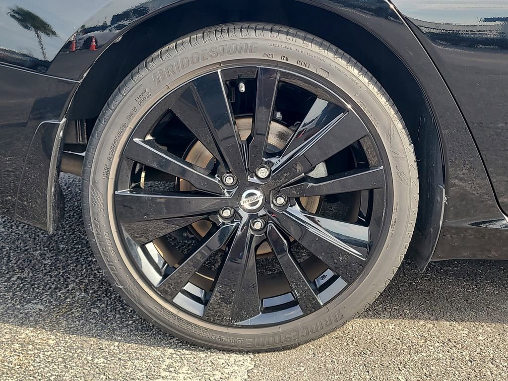 Used 2022 Nissan Altima 2.5 SR w/ Midnight Edition Package FWD image 5