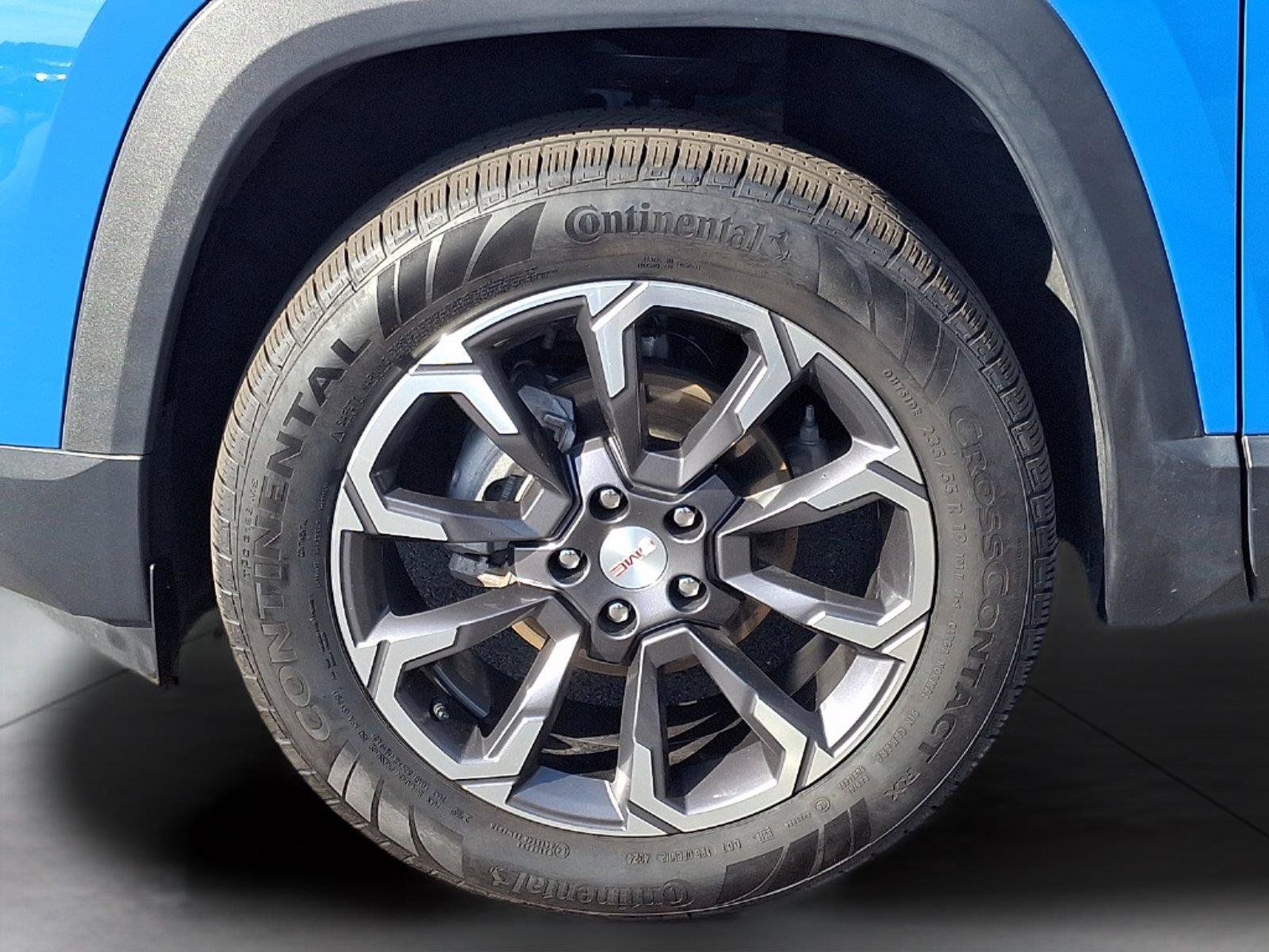 Used 2025 GMC Terrain Elevation w/ Elevation Premium Package AWD/4WD image 9