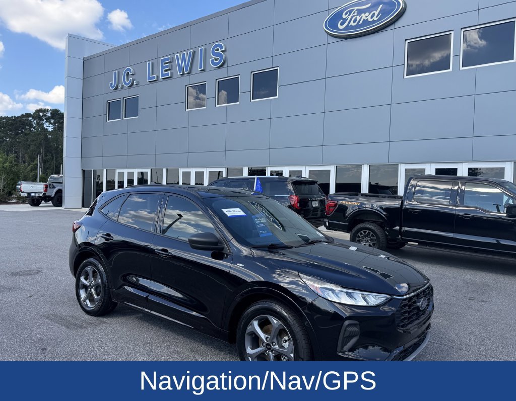Certified 2023 Ford Escape ST-Line w/ Tech Pack #1 FWD image 2