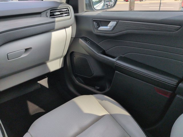 Certified 2023 Ford Escape Platinum AWD/4WD image 18