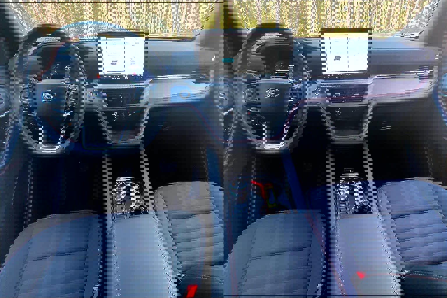 Certified 2025 Ford Explorer ST-Line w/ ST-Line Street Pack image 14