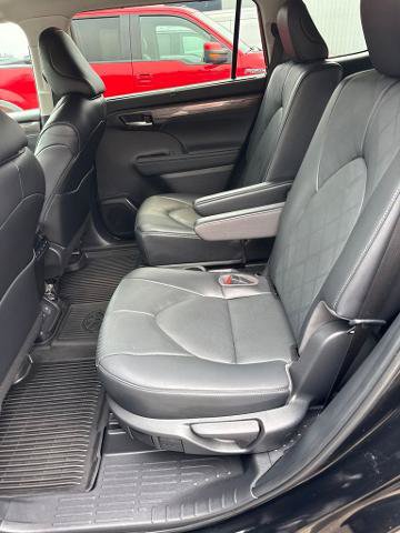 Used 2023 Toyota Highlander Platinum AWD/4WD image 8