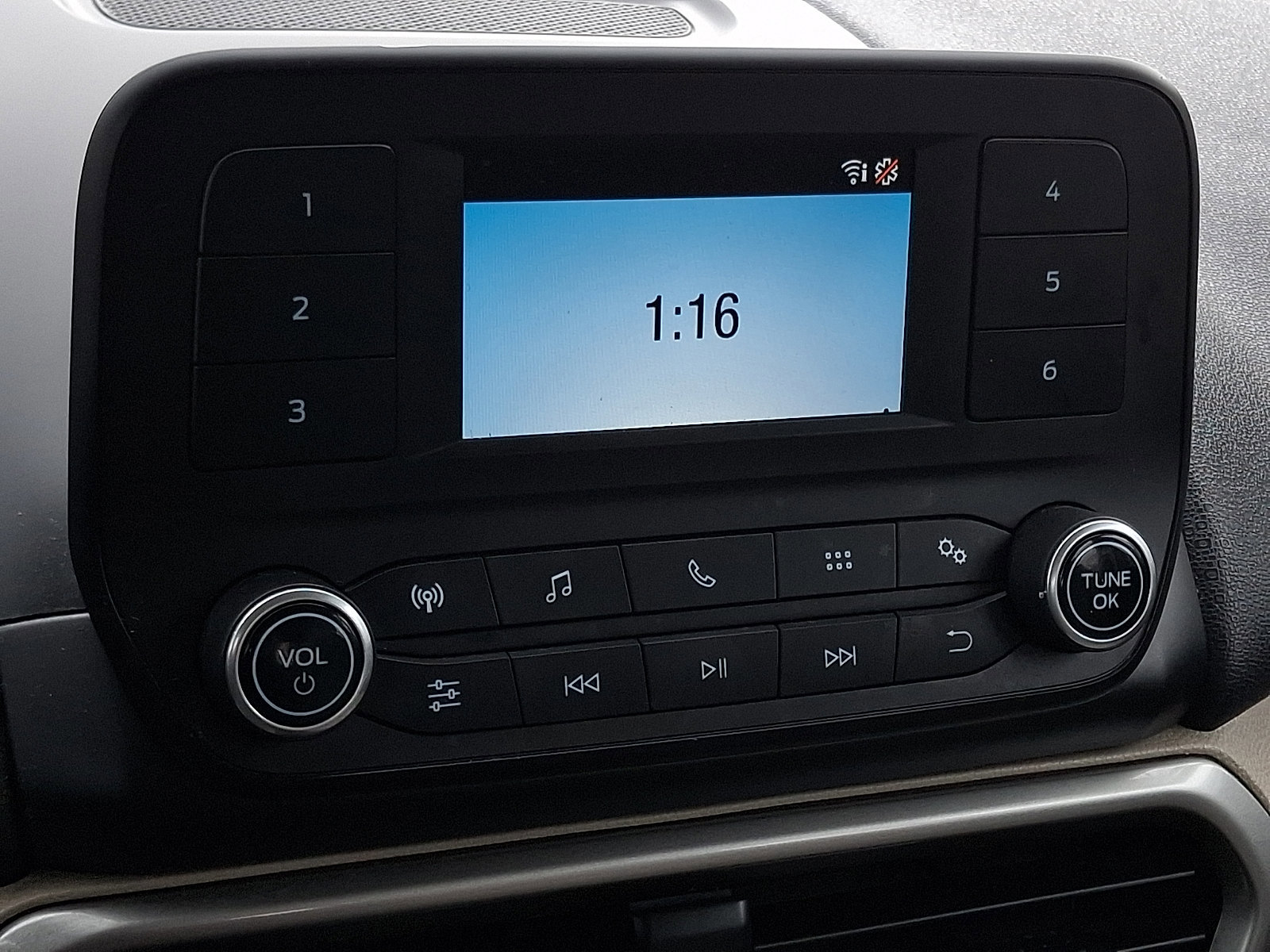 Certified 2018 Ford EcoSport S image 16