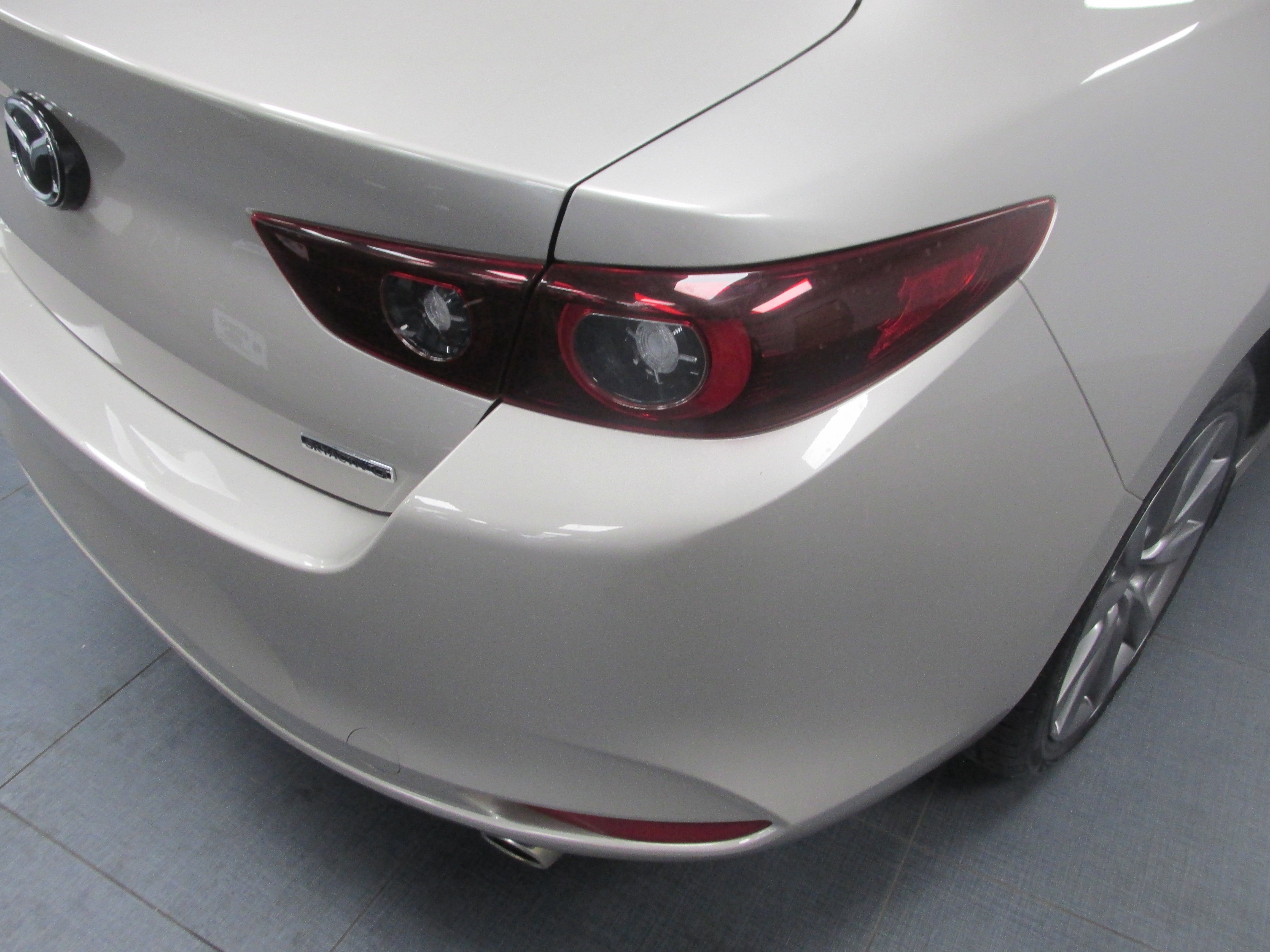 Used 2024 MAZDA MAZDA3 s image 11