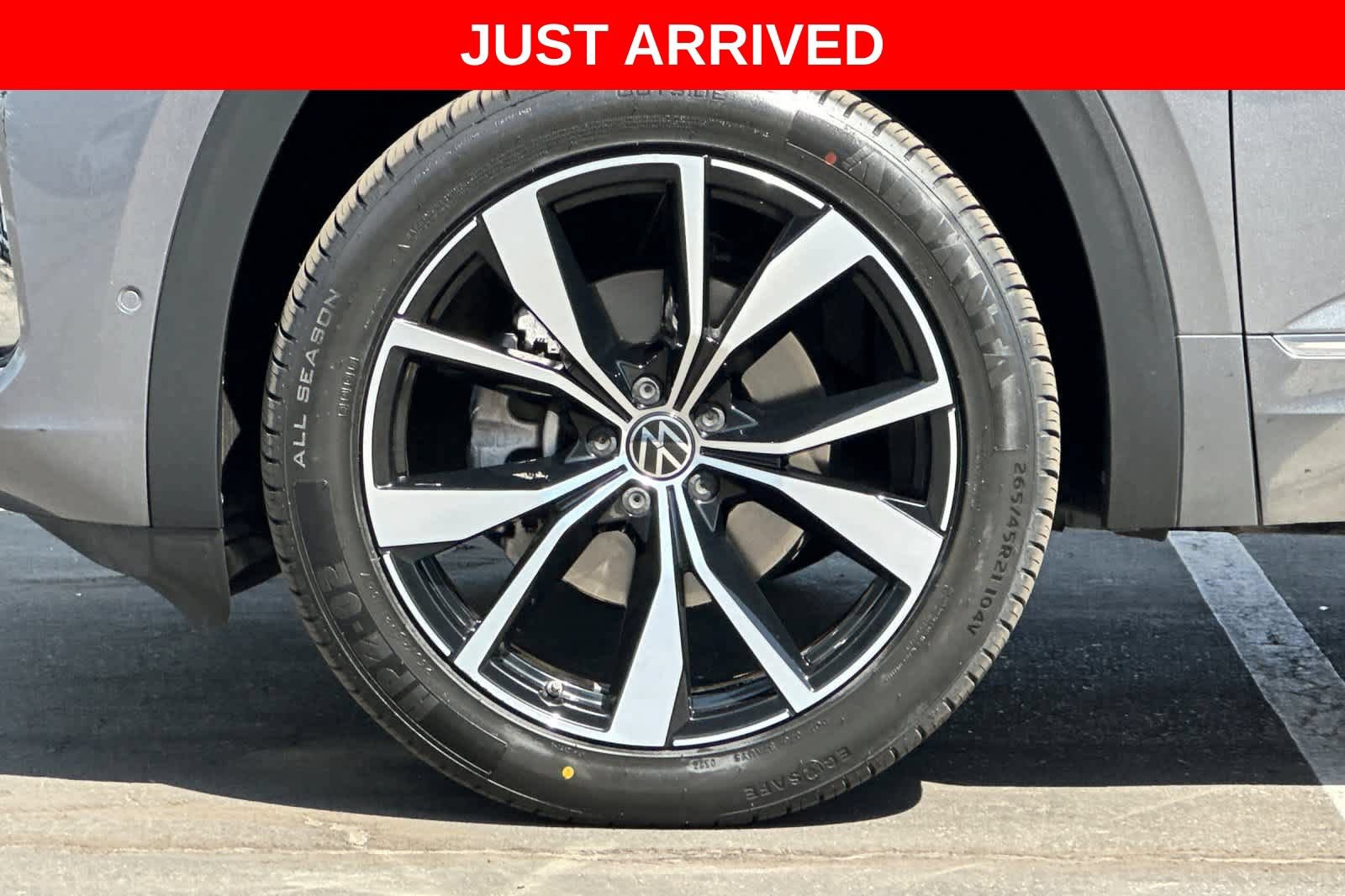 Used 2024 Volkswagen Atlas Cross Sport SEL Premium R-Line AWD/4WD image 27