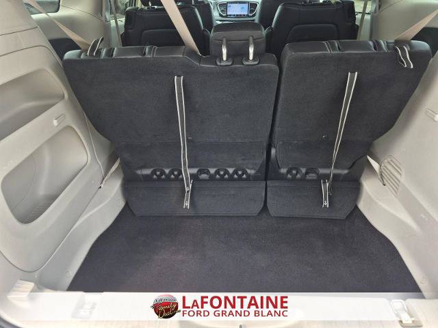 Used 2023 Chrysler Pacifica Touring-L FWD image 29