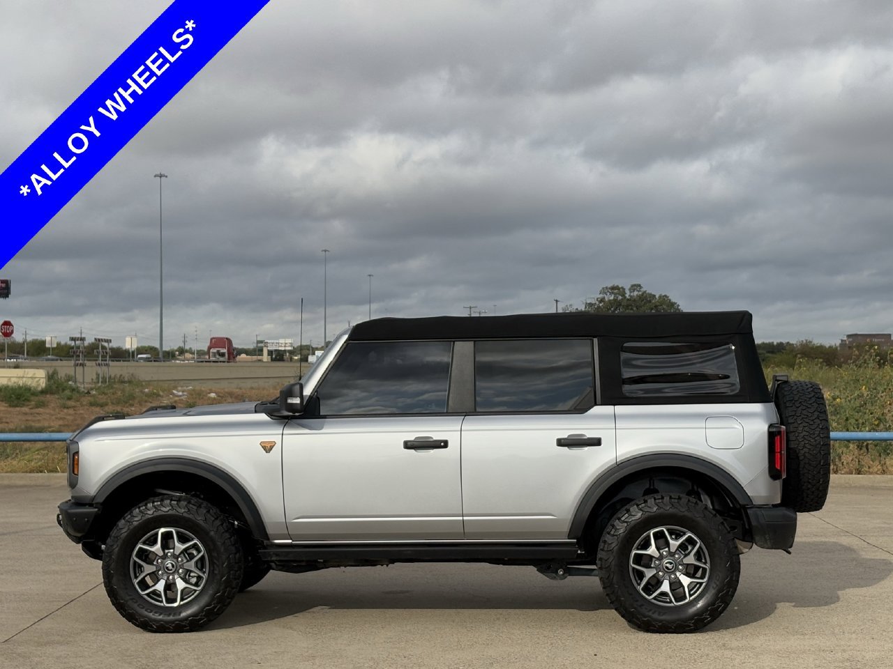 Certified 2024 Ford Bronco Badlands AWD/4WD image 3
