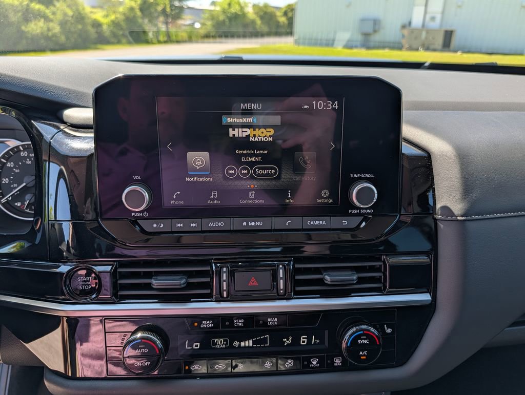 Used 2025 Nissan Pathfinder SV FWD image 11