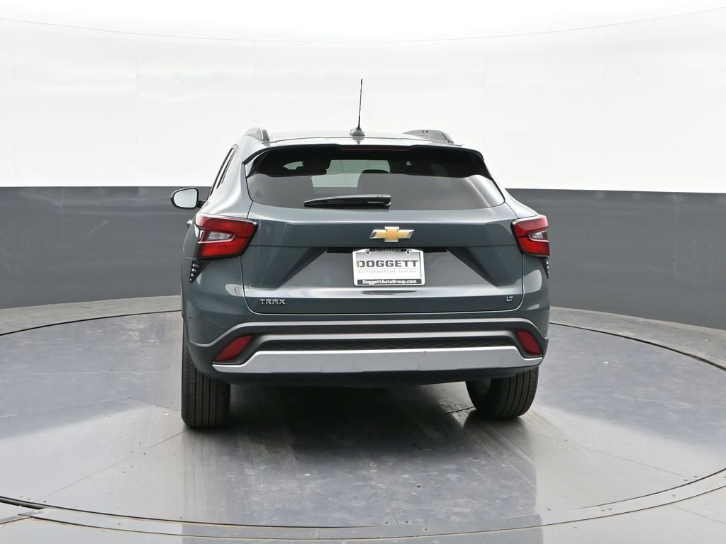 Used 2025 Chevrolet Trax LT image 8