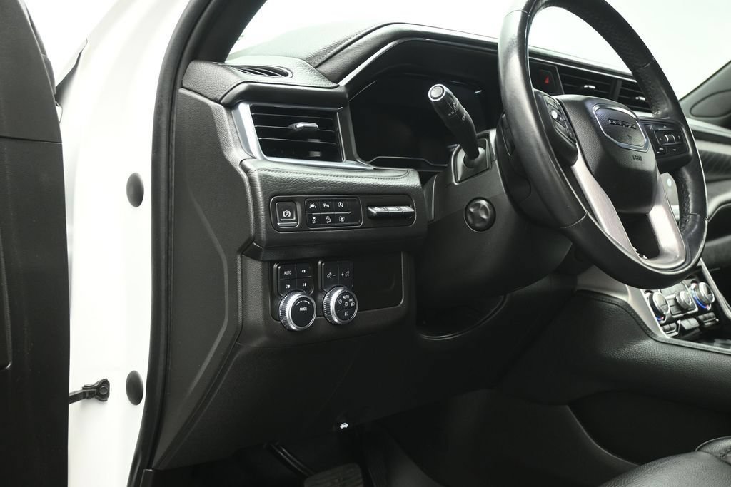 Used 2023 GMC Yukon XL Denali AWD/4WD image 12