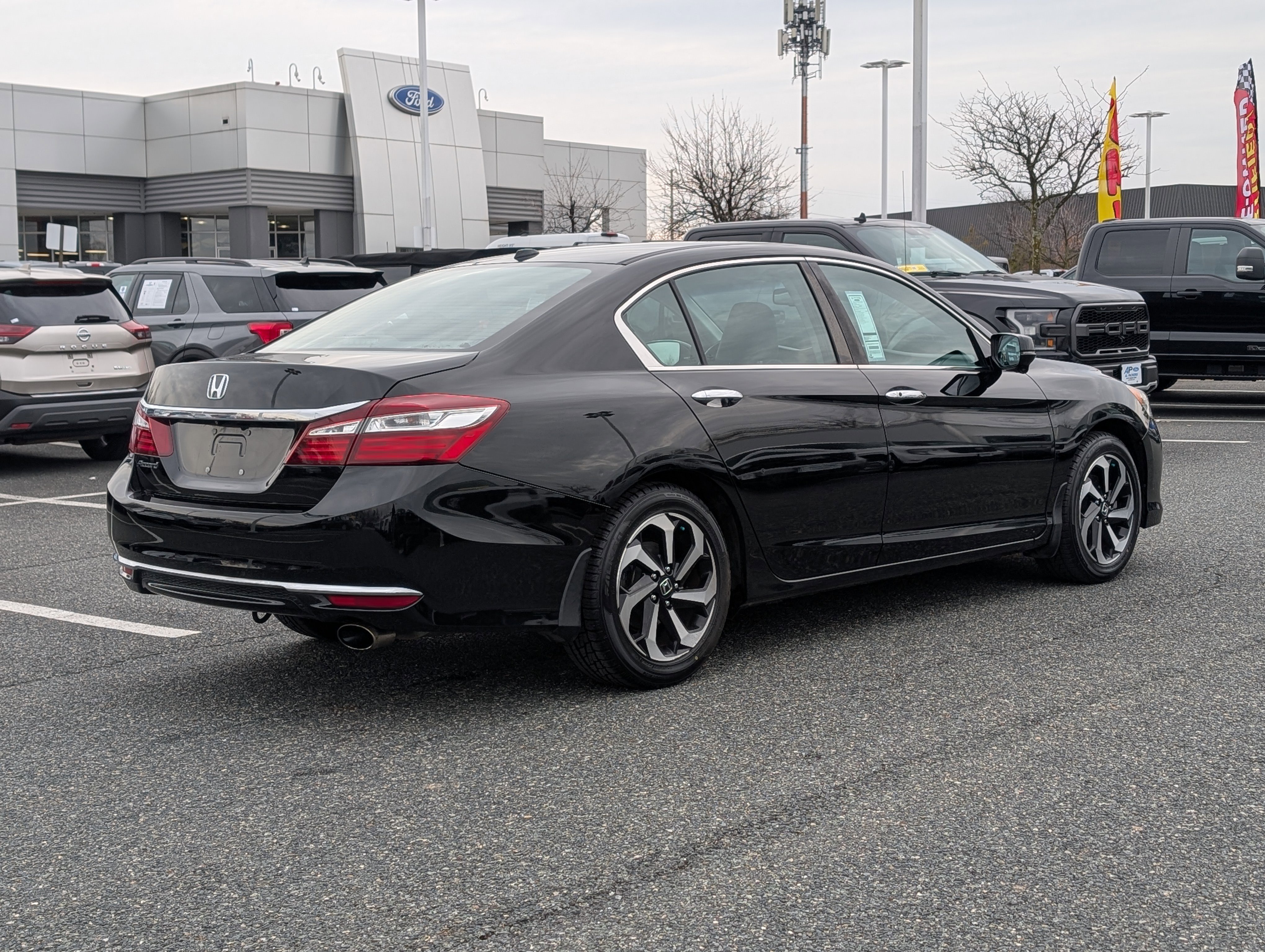 Used 2017 Honda Accord EX-L image 3